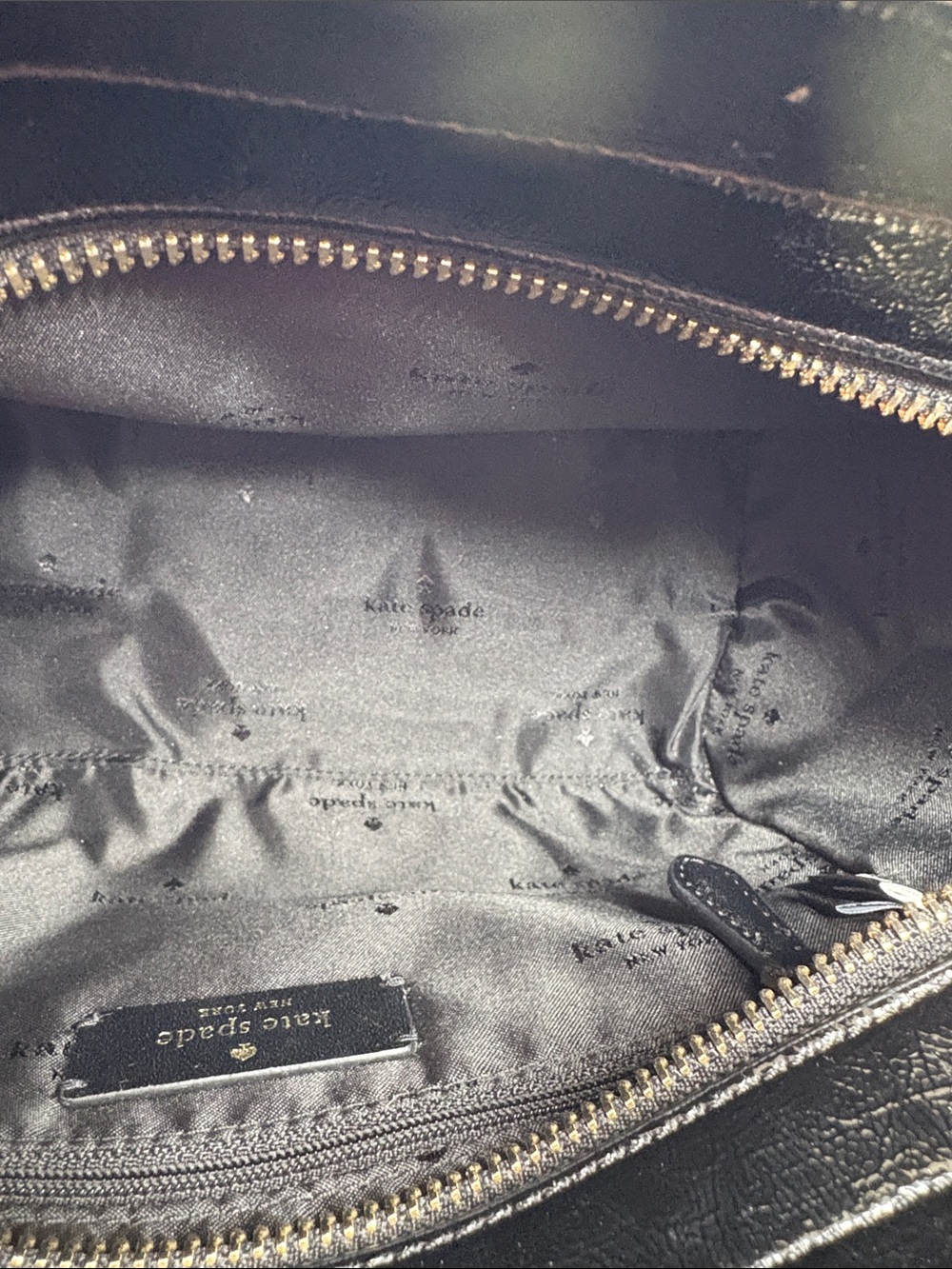 Kate Spade Black Patent Leather Shearling Bag w/Detachable Strap 8.5x10x4in EUC - Picture 14 of 16